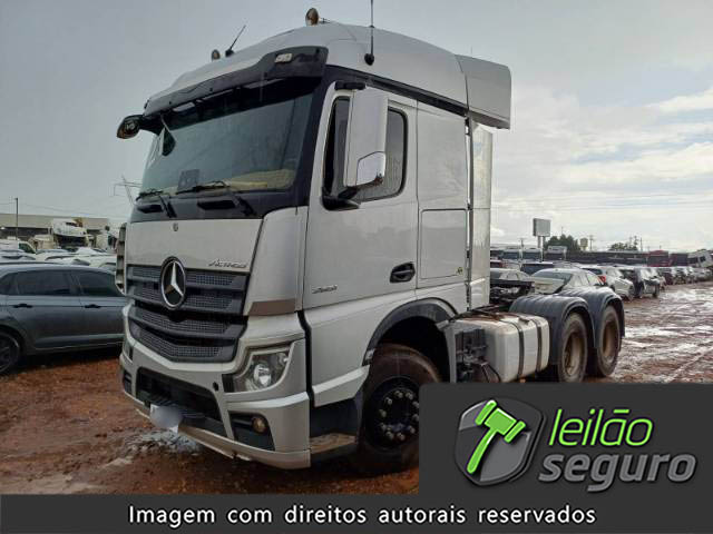 LOTE 023 MERCEDES BENZ ACTROS